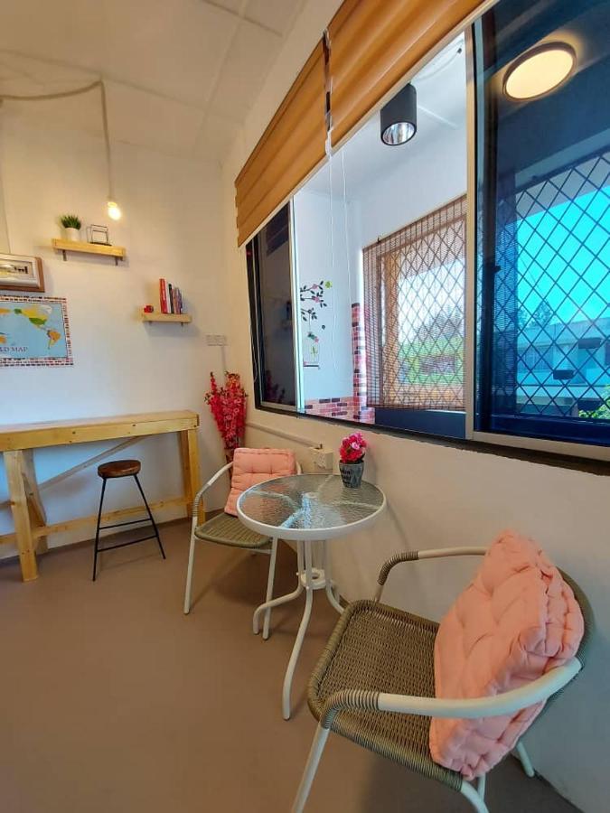 Karya Story Hostel Кудат Экстерьер фото