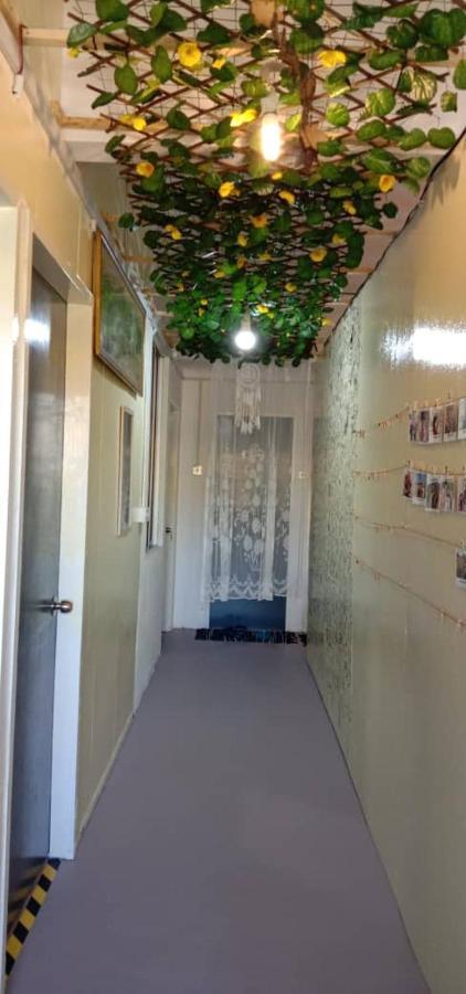 Karya Story Hostel Кудат Экстерьер фото