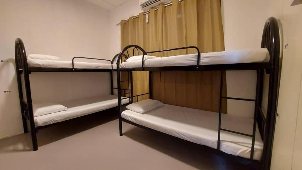 Karya Story Hostel Кудат Экстерьер фото